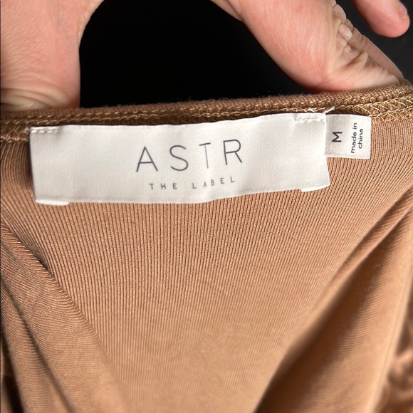 Astr the Label Twist Front Bodysuit Taupe Long Sleeve Size M - Picture 7 of 8